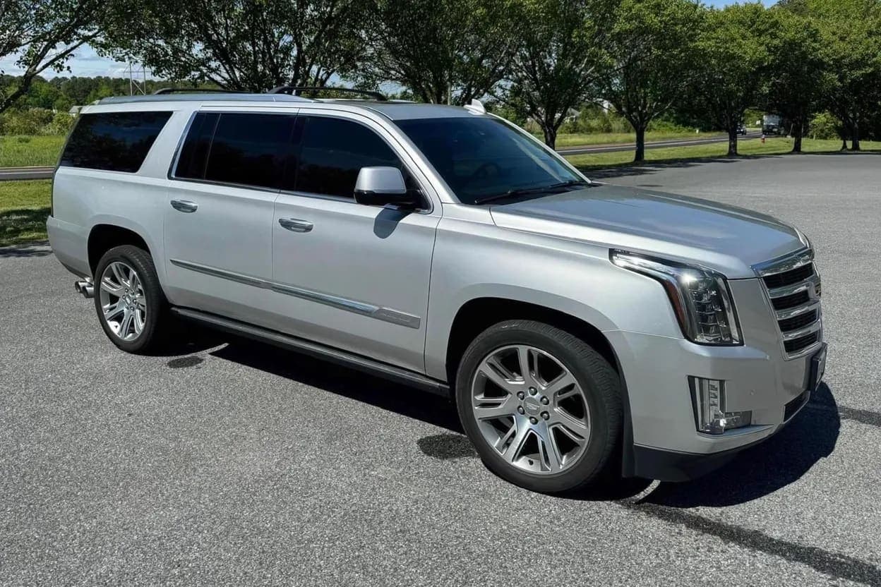 2016 Cadillac Escalade ESV exterior