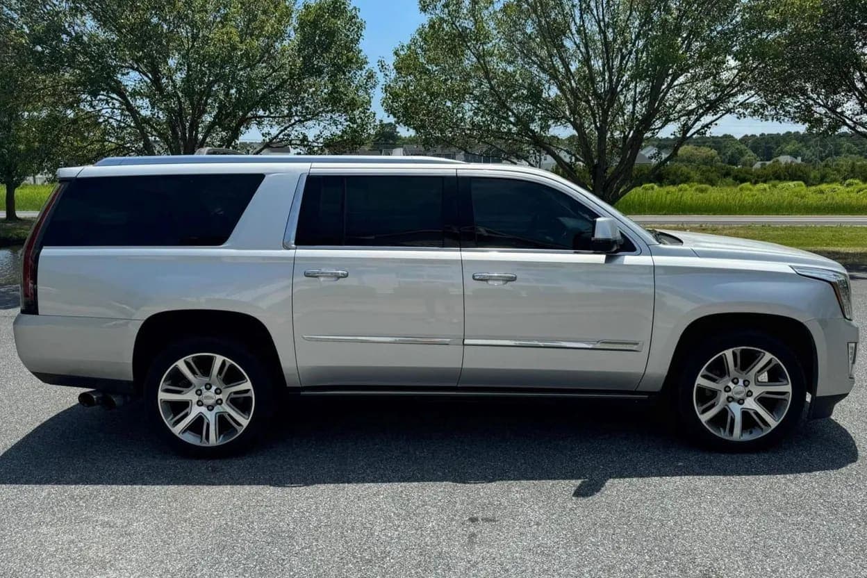 2016 Cadillac Escalade ESV, view