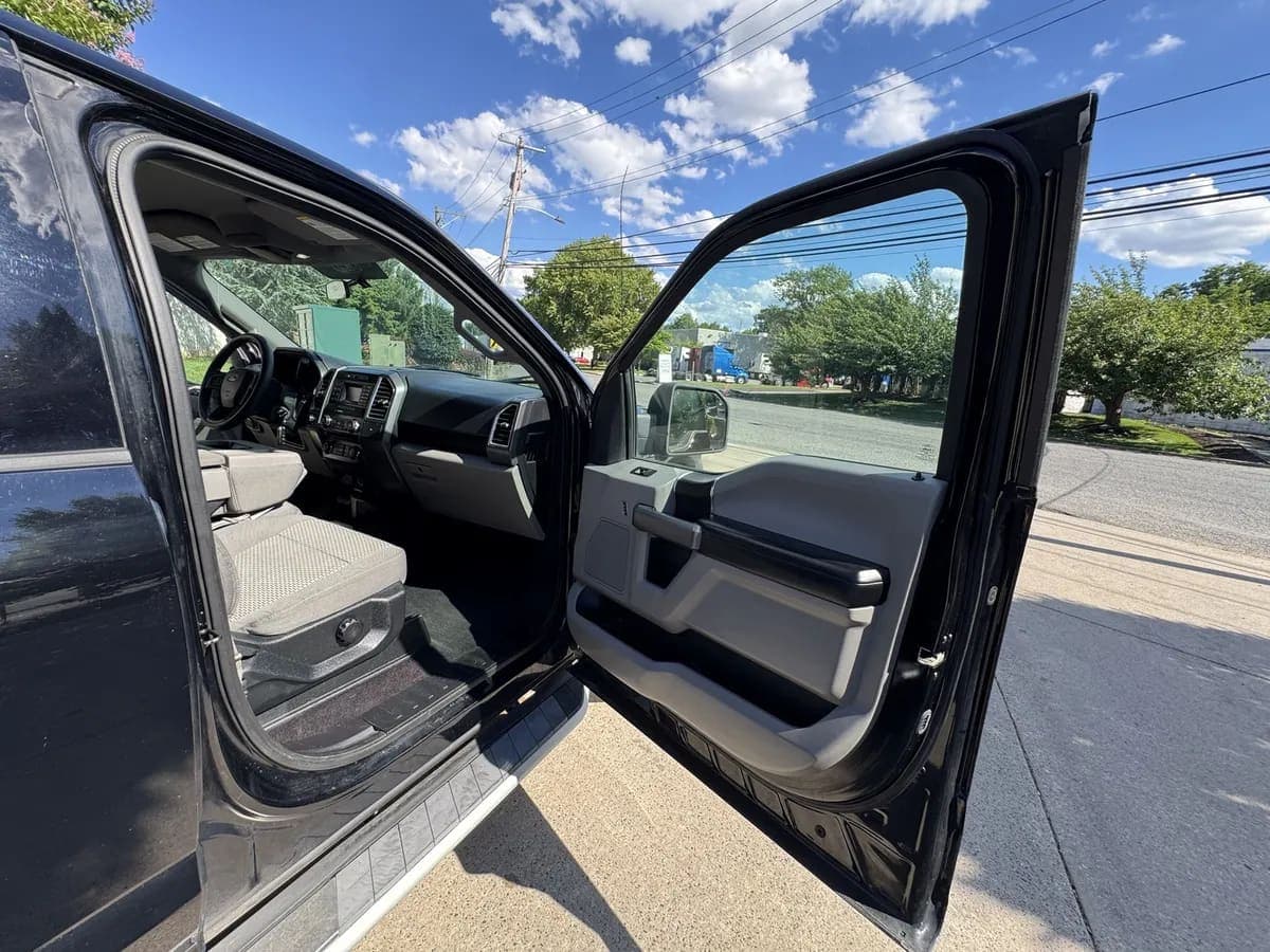 2016 Ford F-150 Crew Cab, view