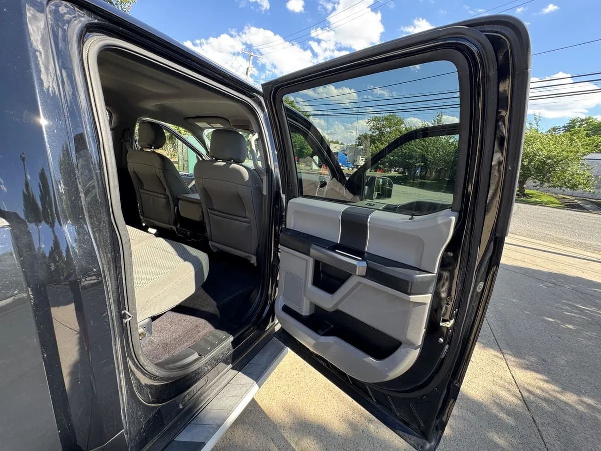 2016 Ford F-150 Crew Cab, view