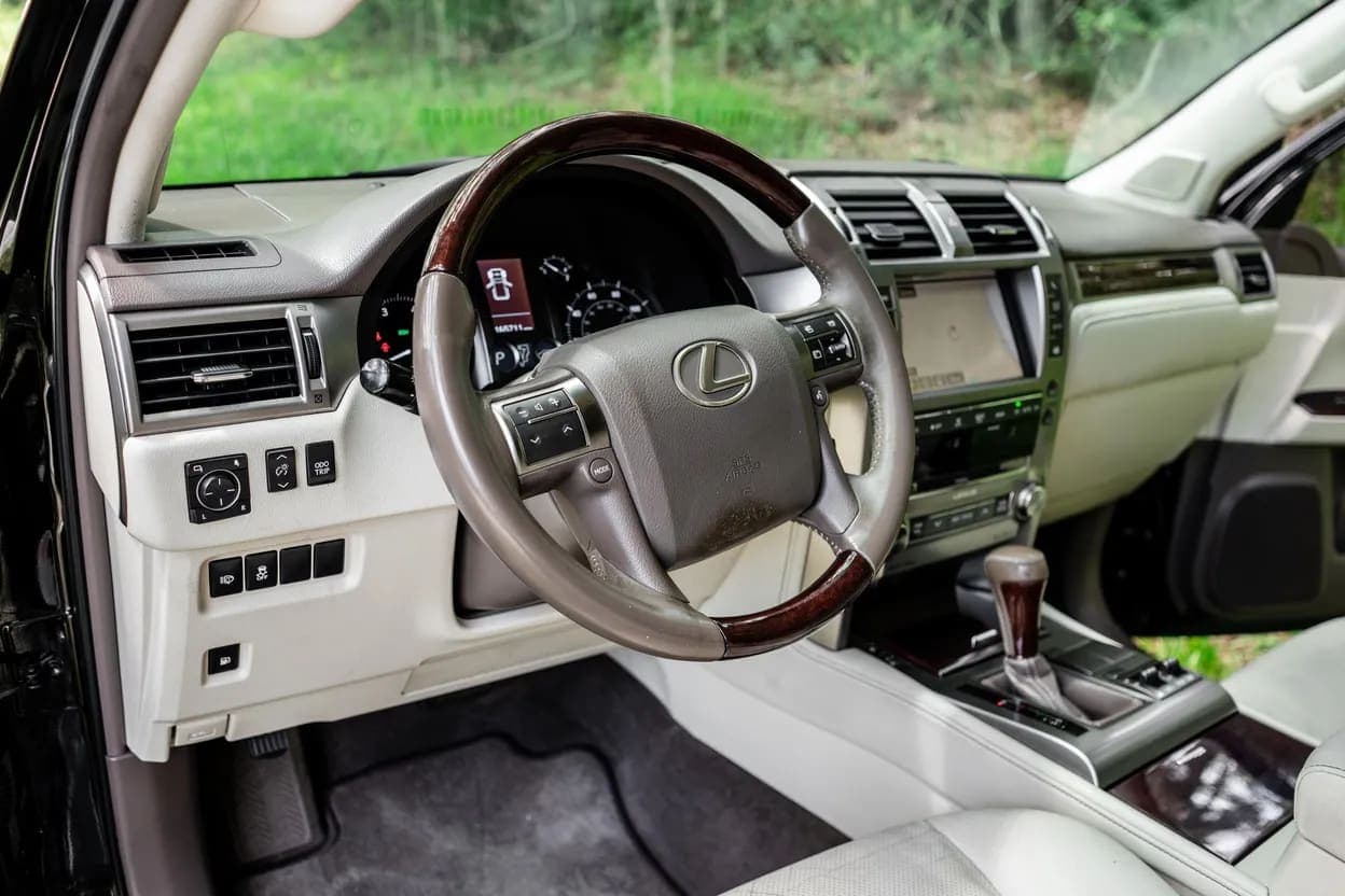 2017 Lexus GX 460, view