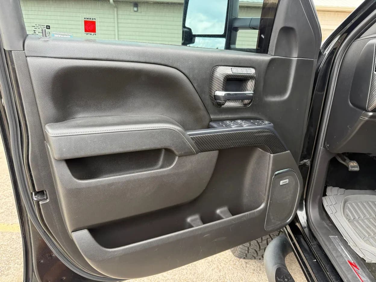 2018 Chevrolet Silverado 1500 LTZ, view