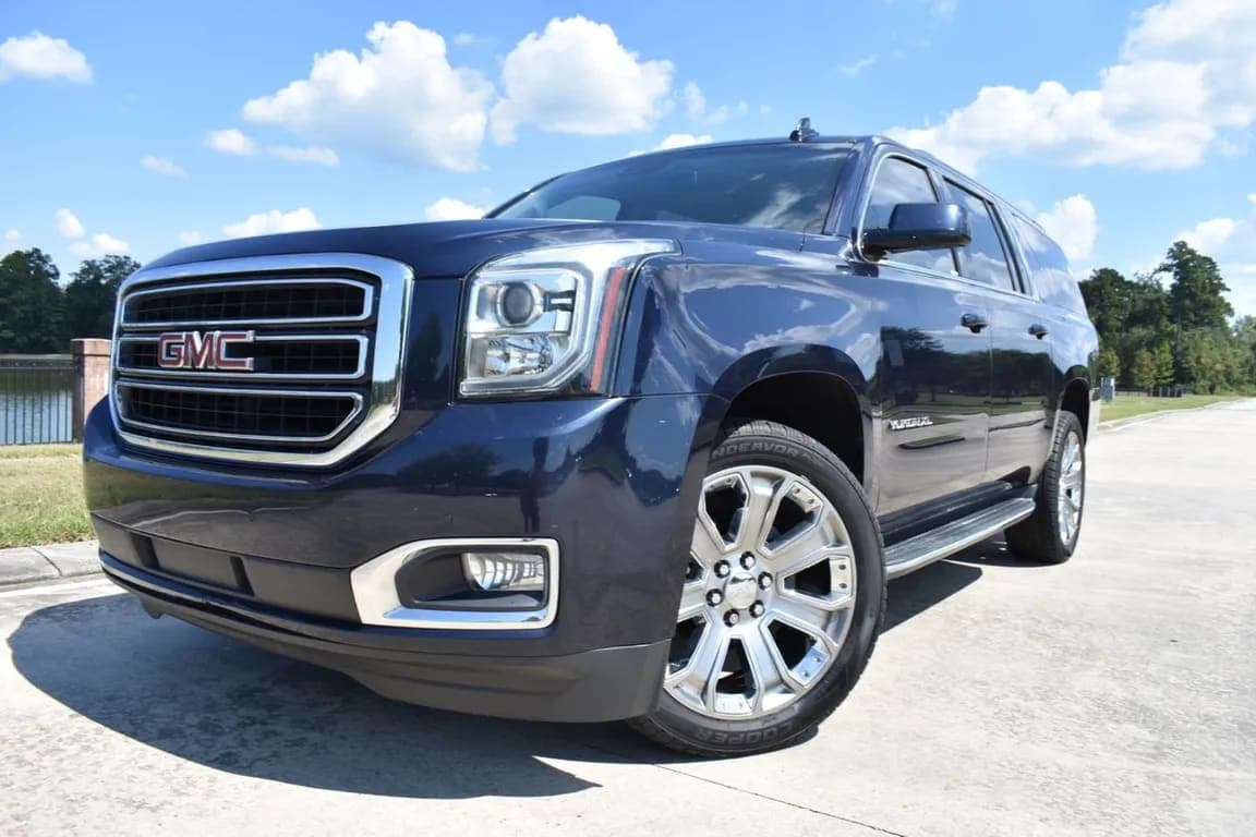 2019 GMC Yukon SLT, view