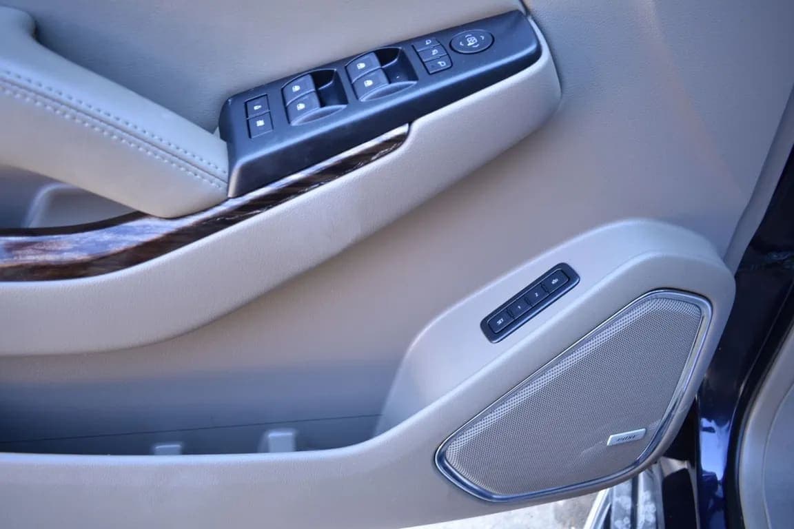 2019 GMC Yukon SLT, view
