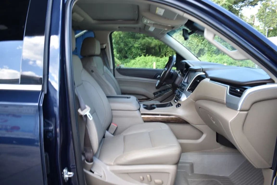 2019 GMC Yukon SLT, view