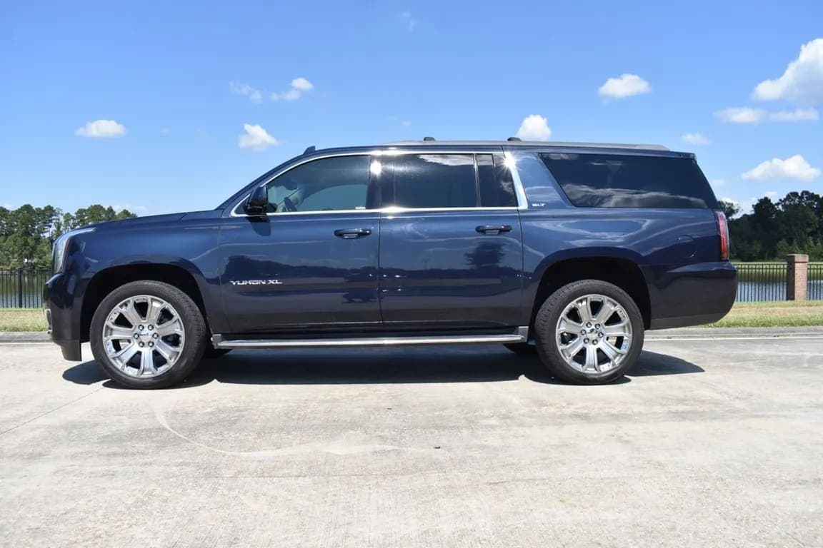 2019 GMC Yukon SLT, view