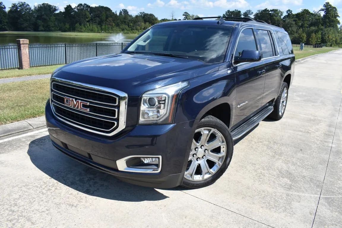2019 GMC Yukon SLT, view
