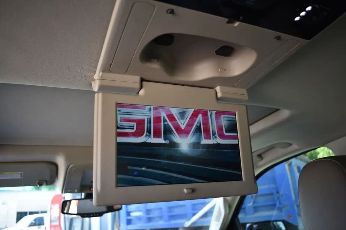 2019 GMC Yukon SLT, view