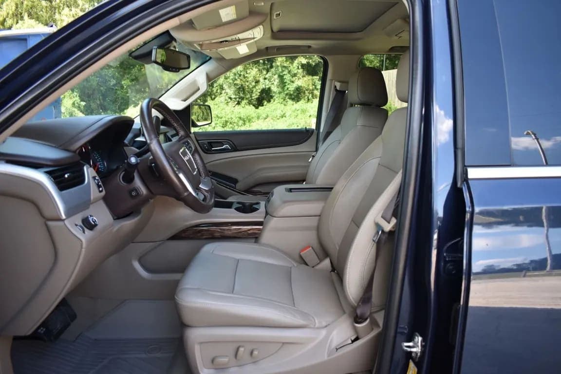 2019 GMC Yukon SLT, view