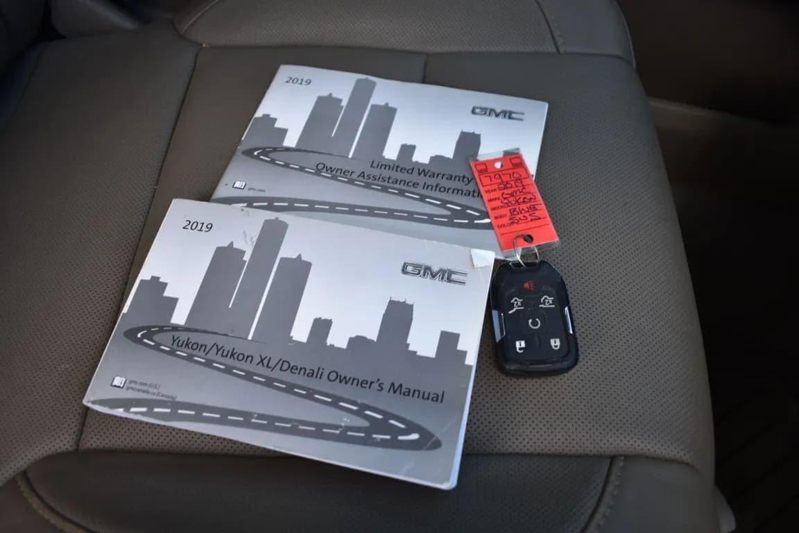 2019 GMC Yukon SLT, view